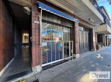 Local comercial · 25m² · Local Comercial en Olivos – Excelente Ubicación y Gran Potencial