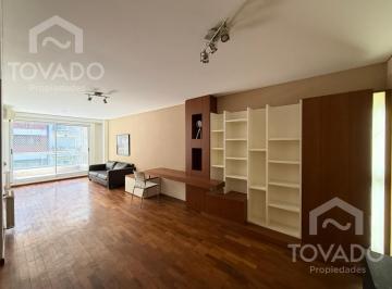 Oficina comercial · 35m² · 1 Ambiente · Apto Profesional! Amplia Oficina en Alquiler con Balcón en Belgrano!