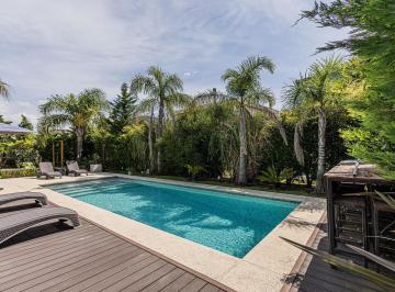Casa · 280m² · 6 Ambientes · 4 Cocheras · Casa en Nuevo Quilmes