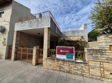 Casa de 5 ambientes, Vicente López · Casa S/ L 8,66 X 32, 2 Viviendas 3 Amb Tot. Independiente