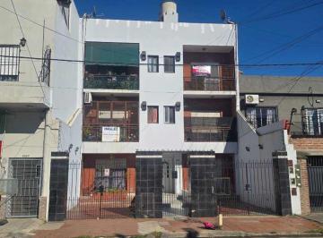 Departamento de 2 ambientes, Avellaneda · Departamento de 2 Ambientes Al Frente con Balcón, Muy Luminoso y con Excelente Ventilación.