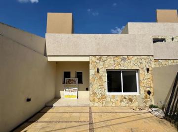 Casa · 83m² · 3 Ambientes · 1 Cochera · Dúplex en Venta en Luján, G. B. a. Zona Oeste, Argentina (Apto Credito)
