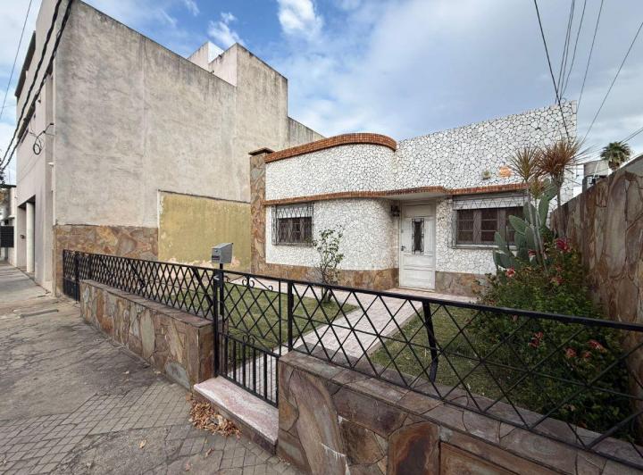 Casa · 170m² · 3 Ambientes · 4 Cocheras