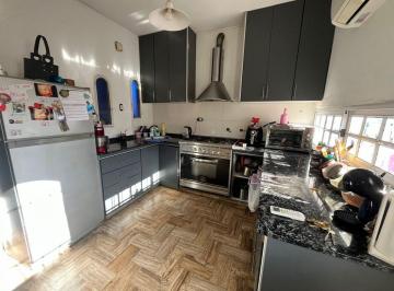 Casa · 100m² · 5 Ambientes · 1 Cochera · Casa en Venta 5 Amb - I. Casanova - Lote 250 m²
