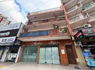 Departamento de 3 ambientes, Avellaneda · Departamento de 3 Ambientes Muy Amplio, Ubicado Frente a La Estación de Wilde.