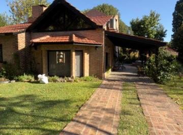 Casa de 4 ambientes, Berazategui · Hermosa Propiedad en Alquiler en Country Club El Carmen