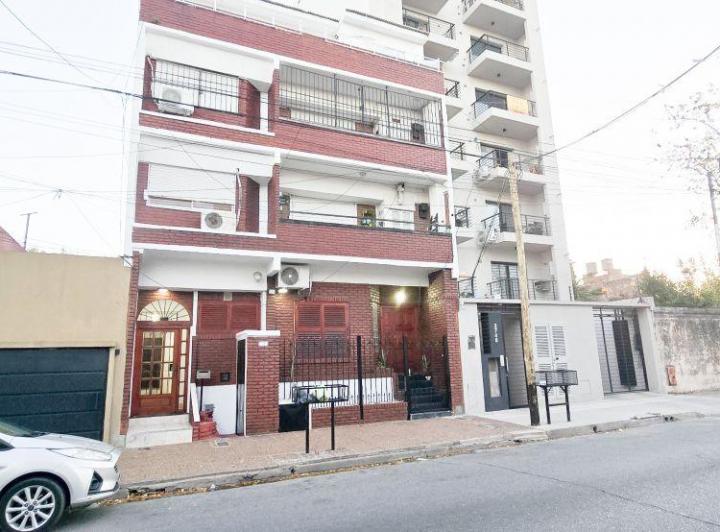 Hermoso 2 Ambientes con Balcón y Aire – Listo Para Mudarse”