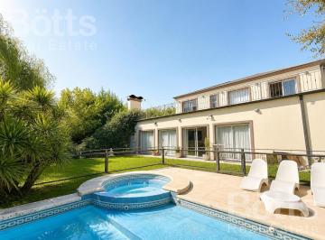 Casa · 335m² · 6 Ambientes · 5 Cocheras · Casa en Venta en Club de Campo San Patricio