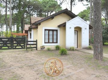 Casa · 140m² · 5 Ambientes · 1 Cochera · Venta Casa Pinamar Oportunidad