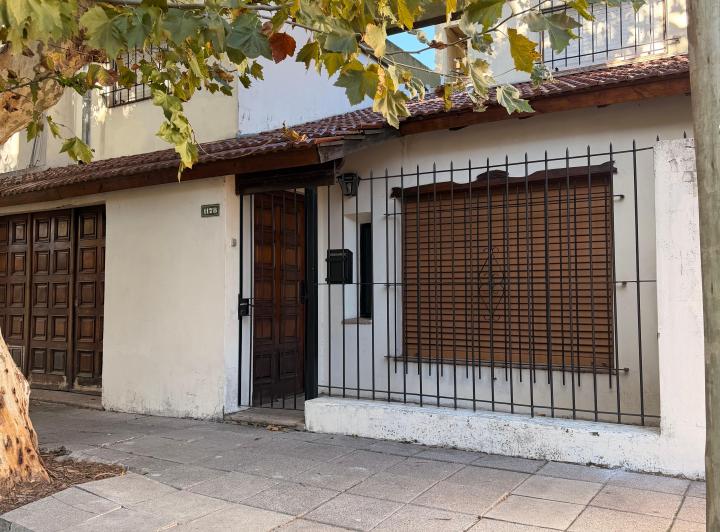 Casa · 194m² · 5 Ambientes · 1 Cochera
