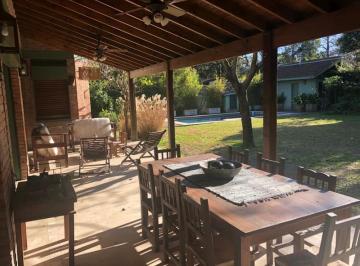 Casa · 350m² · 7 Ambientes · 1 Cochera · Casa en Alquiler Residencial - 350 m² - Las Lomas, San Isidro