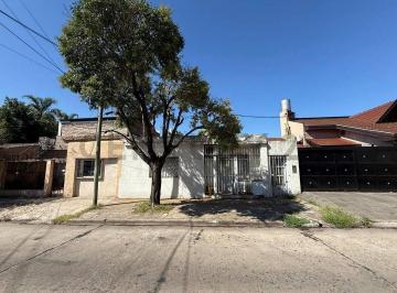 Casa · 130m² · 3 Ambientes · Casa en Venta 3 Ambientes Lote Propio Boulogne a Reciclar Oportunidad