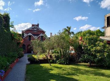 Casa · 210m² · 7 Ambientes · 3 Cocheras · Casa en Venta en Villa del Plata 5 Dorm.