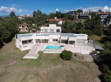 Frente.jpeg · Venta Casa de Categoría Premium Villa Carlos Paz Costa Al Lago