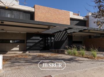 Casa · 180m² · 6 Ambientes · 2 Cocheras · Dúplex en Venta de 3 Dorm. en Greenville 2