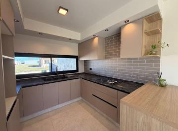 Casa · 145m² · 4 Ambientes · 2 Cocheras · Venta Duplex 3 Dorm a Estrenar Docta Urbanizacion