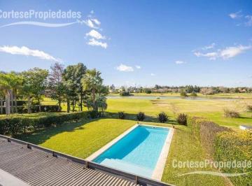 Casa · 245m² · 4 Ambientes · 2 Cocheras · Casa Al Golf en San Isidro Labrador