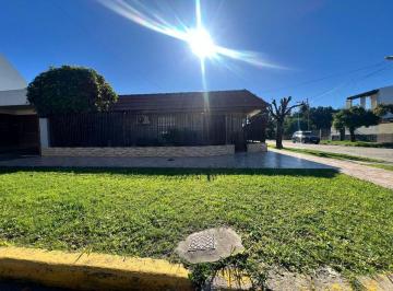 Casa · 100ha · 3 Ambientes · 2 Cocheras · Venta Casa Temperley con 2 Cocheras Oportunidad