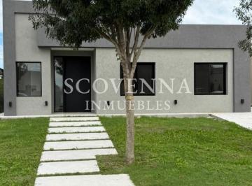 Casa de 4 ambientes, Pilar · Excelente Casa en Venta - Bº Santo Tomas - Pilar