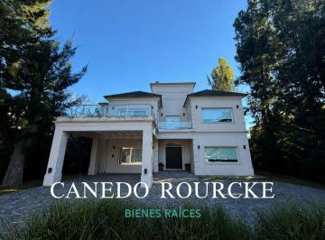 Casa · 250m² · 4 Ambientes · 2 Cocheras · Casa en Saint Thomas Este