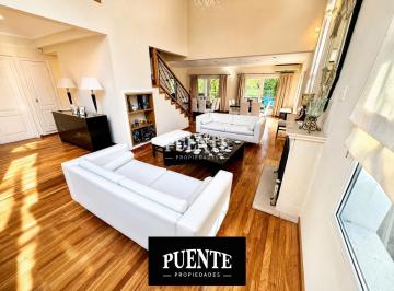 Casa · 370m² · 7 Ambientes · 1 Cochera · Alquiler Amueblado en Canning, Saint Thomas Sur