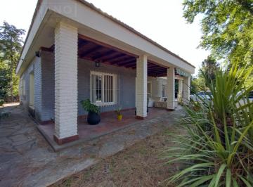 Casa · 784m² · 4 Ambientes · 2 Cocheras · Venta. Casa 4 Ambientes con Quincho Incorporado y Pileta. Country El Jagüel, Fátima, Pilar
