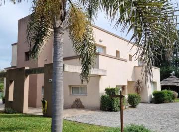 Casa · 465m² · 5 Ambientes · 4 Cocheras · Casa en Venta en Barrio Parque Sakura, Exaltación de La Cruz, G. B. a. Zona Norte