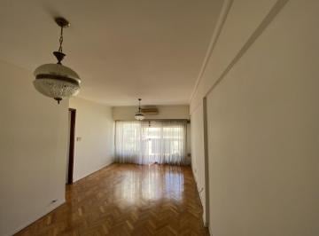 Departamento · 72m² · 4 Ambientes · Venta Departamento 4 Ambientes en Moron Centro con Balcon
