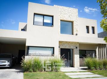 Casa · 190m² · 4 Ambientes · 2 Cocheras · Puertos del Lago, Casa en Alquiler