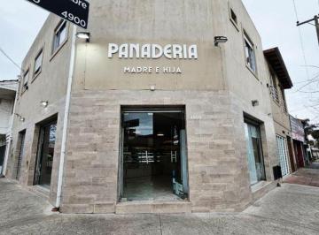 Local comercial · 178ha · 4 Ambientes · Local Más 2 Departamentos - Propiedad en Block