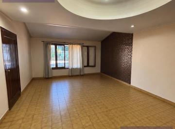 Casa · 350m² · 4 Ambientes · 1 Cochera · Casa en Venta - Paraguay 3300