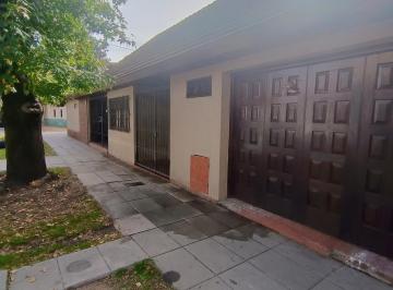 FRENTE TEJEDOR · Casa de 4 Amb. Opción Multifamiliar. Quincho, Parrilla, Terraza y Doble Patio o Doble Cochera