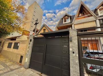 PH · 112m² · 5 Ambientes · 1 Cochera · Triplex en Saavedra · 4 Dorm · Quincho · Cochera · Sin Expensas