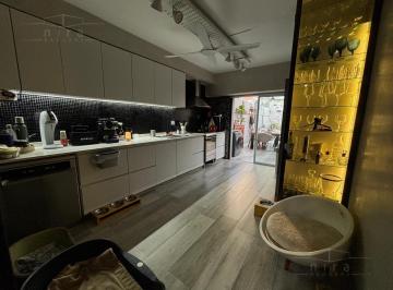 PH · 112m² · 5 Ambientes · 1 Cochera · Triplex en Saavedra · 4 Dorm · Quincho · Cochera · Sin Expensas