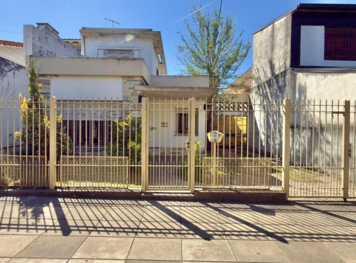 Casa · 170m² · 5 Ambientes · 3 Cocheras