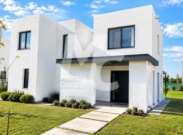 Casa · 181m² · 5 Ambientes · Casa en Venta - Villanueva - Santa Ana