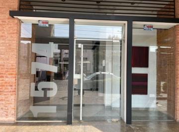 Departamento de 2 ambientes, Almirante Brown · Departamento 2 Ambientes a m de Plaza Brown Adrogue