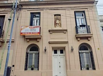 Casa · 235m² · 5 Ambientes · Retasada! Venta de Casa de 7 Ambientes con Terraza y Parrila en El Barrio Inglés - Caballito