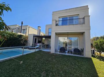 Casa · 250m² · 6 Ambientes · Casa en Alquiler Barrio Las Tipas Norelta