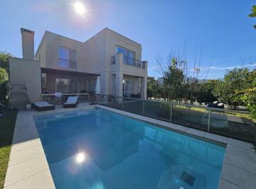 Casa · 250m² · 6 Ambientes · Casa en Alquiler Barrio Las Tipas Nordelta