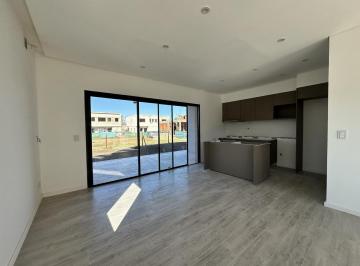 Casa · 142m² · 4 Ambientes · 2 Cocheras · Venta Casas de 4 Ambientes con Jardin en Springpark, Pilar