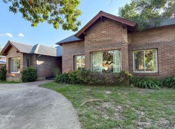 Casa · 227m² · 6 Ambientes · Casa 3 Dorm. en Barrio Cerrado - Kentucky Club de Campo - Funes