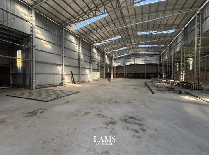 Local comercial · 1200m²