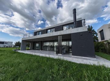 Casa · 256m² · 5 Ambientes · Venta Casa 5 Ambientes Barrio El Naudir, Belen de Escobar