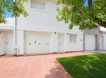 Casa · 75m² · 3 Ambientes · 1 Cochera · Dúplex PH en Villa Dora · 2 Dorm. - Cochera.