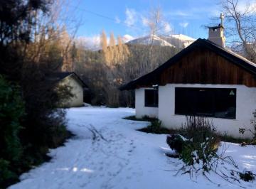 Casa de 4 ambientes, San Carlos de Bariloche · Hermosa Cabaña Tradicional con Jardín Amplio Bustillo Km 11