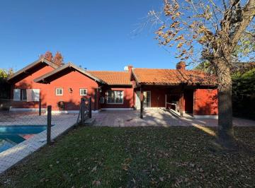 Casa de 5 ambientes, Esteban Echeverría · Casa en Echeverria del Lago Canning! Apta Credito! Piscina y 3 Dorm.!