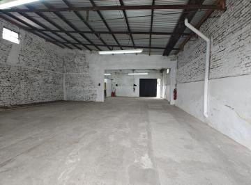 Local comercial · 200m² · 3 Cocheras · Galpon en Alquiler - Semicentrico Tandil