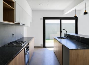 Casa · 180m² · 4 Ambientes · 1 Cochera · Duplex a Estrenar 4 Amb. Estilo Casa con Estacionamiento, Jardin, Parrilla Zona Calvario - Tandil