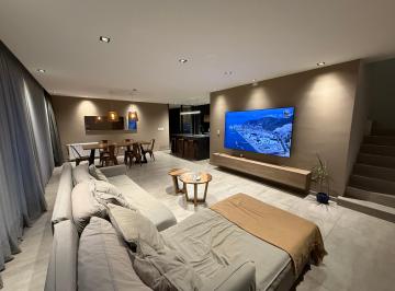 Casa de 5 ambientes, La Calera · Moderna Casa Amoblada en Barrio Privado con Pileta